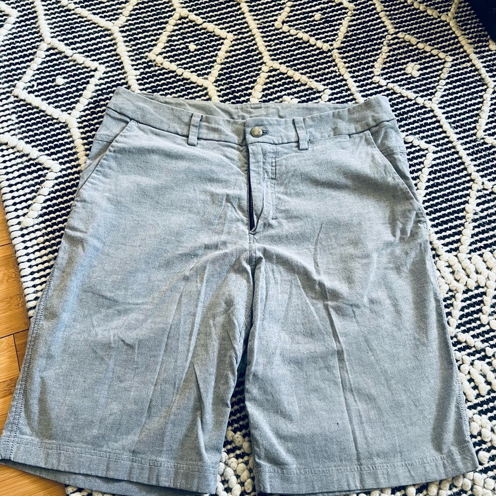 Lululemon Men's Gray Shorts Size 34